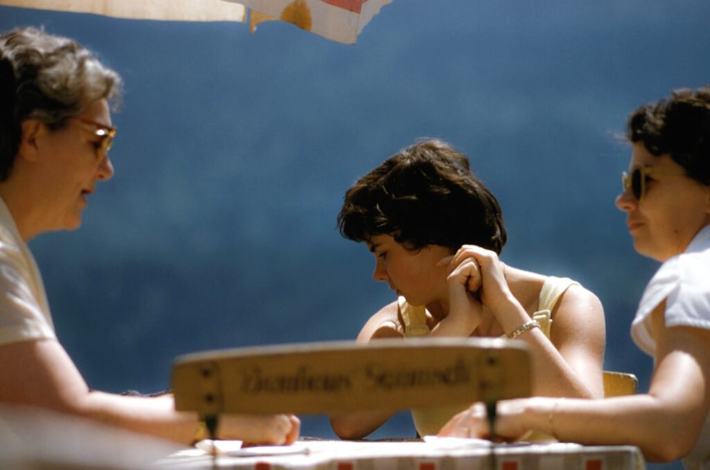 découvrez le rôle essentiel d'un assistant éducatif, un soutien précieux pour les enseignants et les élèves. apprenez comment cette profession contribue à l'apprentissage, à l'inclusion et à la réussite scolaire.