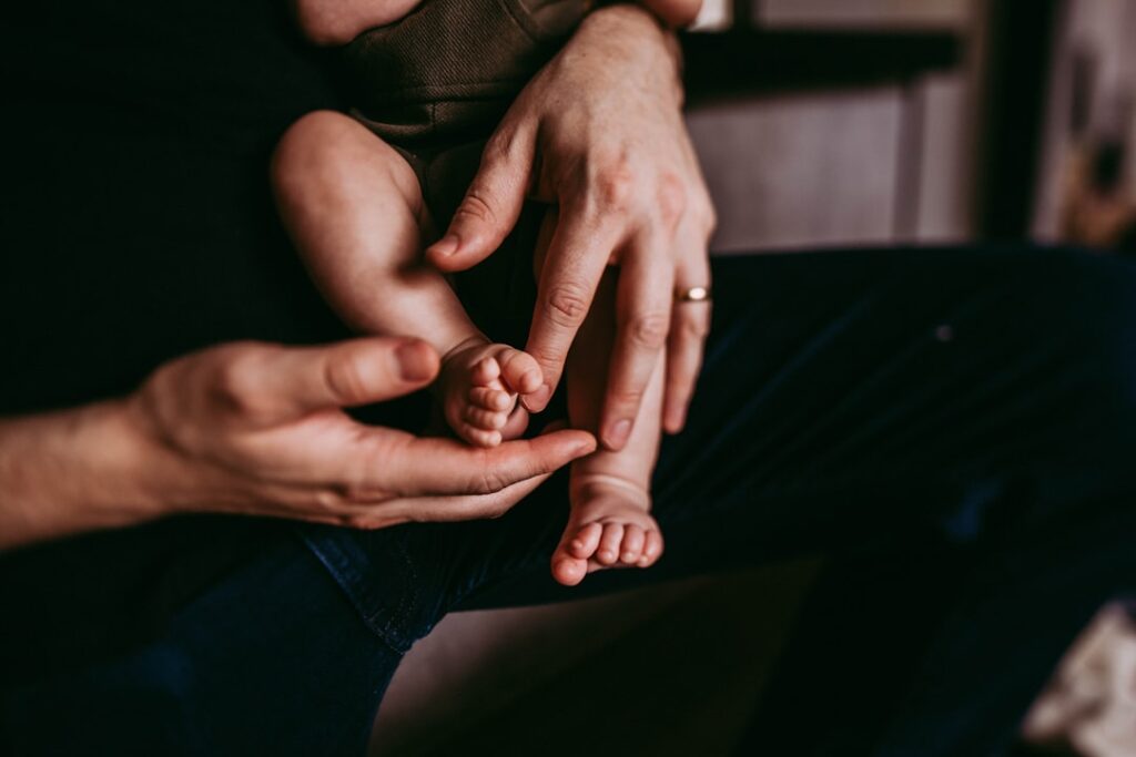 découvrez tout sur le congé de paternité : droits, durée, et avantages pour les nouveaux papas. informez-vous sur les démarches à suivre pour bénéficier de ce temps précieux avec votre bébé.