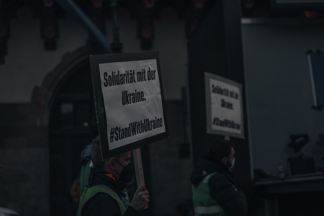 découvrez ce qu'est un strike notice, sa définition, son importance et les étapes clés lors d'une notification de grève en entreprise ou dans la fonction publique.